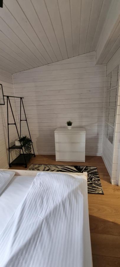 Tatarak Domki Na Mazurach - Apartament Z Duzym Tarasem Nad Jeziorem Walpusz Stare Kiejkuty Exterior photo